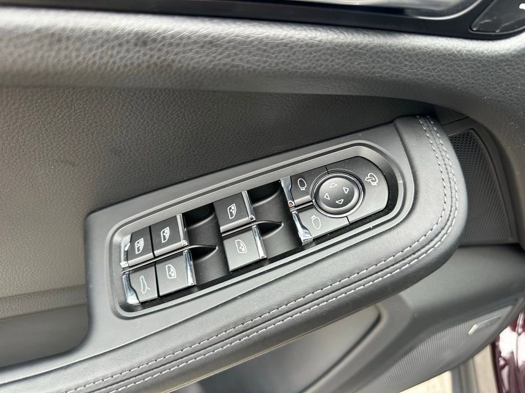 Certified 2026 Porsche Macan AWD/4WD image 21