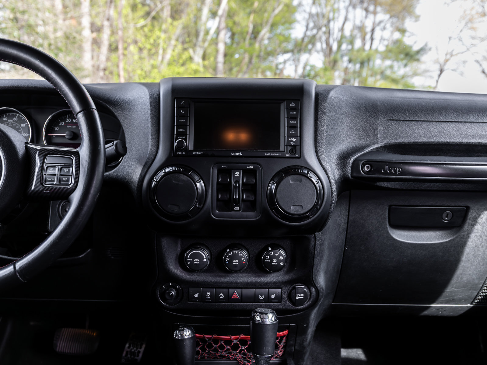 Used 2017 Jeep Wrangler Unlimited Rubicon AWD/4WD image 9
