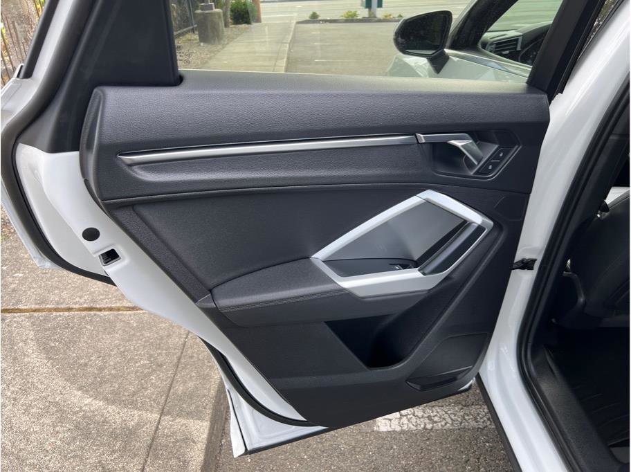 Used 2020 Audi Q3 2.0T Premium Plus w/ Premium Plus Package image 18