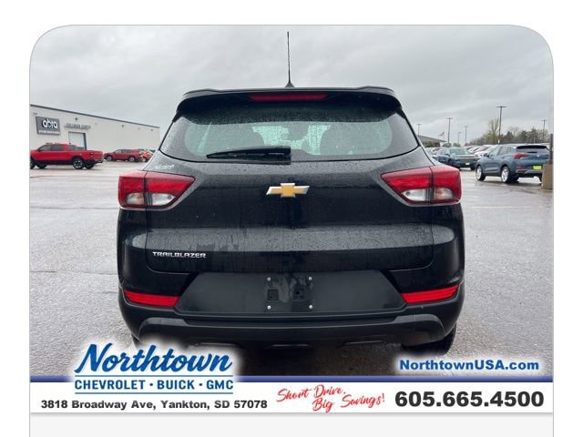 Used 2023 Chevrolet TrailBlazer LS FWD image 32
