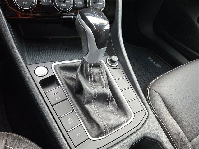 Used 2023 Volkswagen Jetta SE image 14