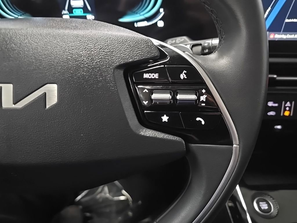 Used 2023 Kia Niro EX FWD image 20