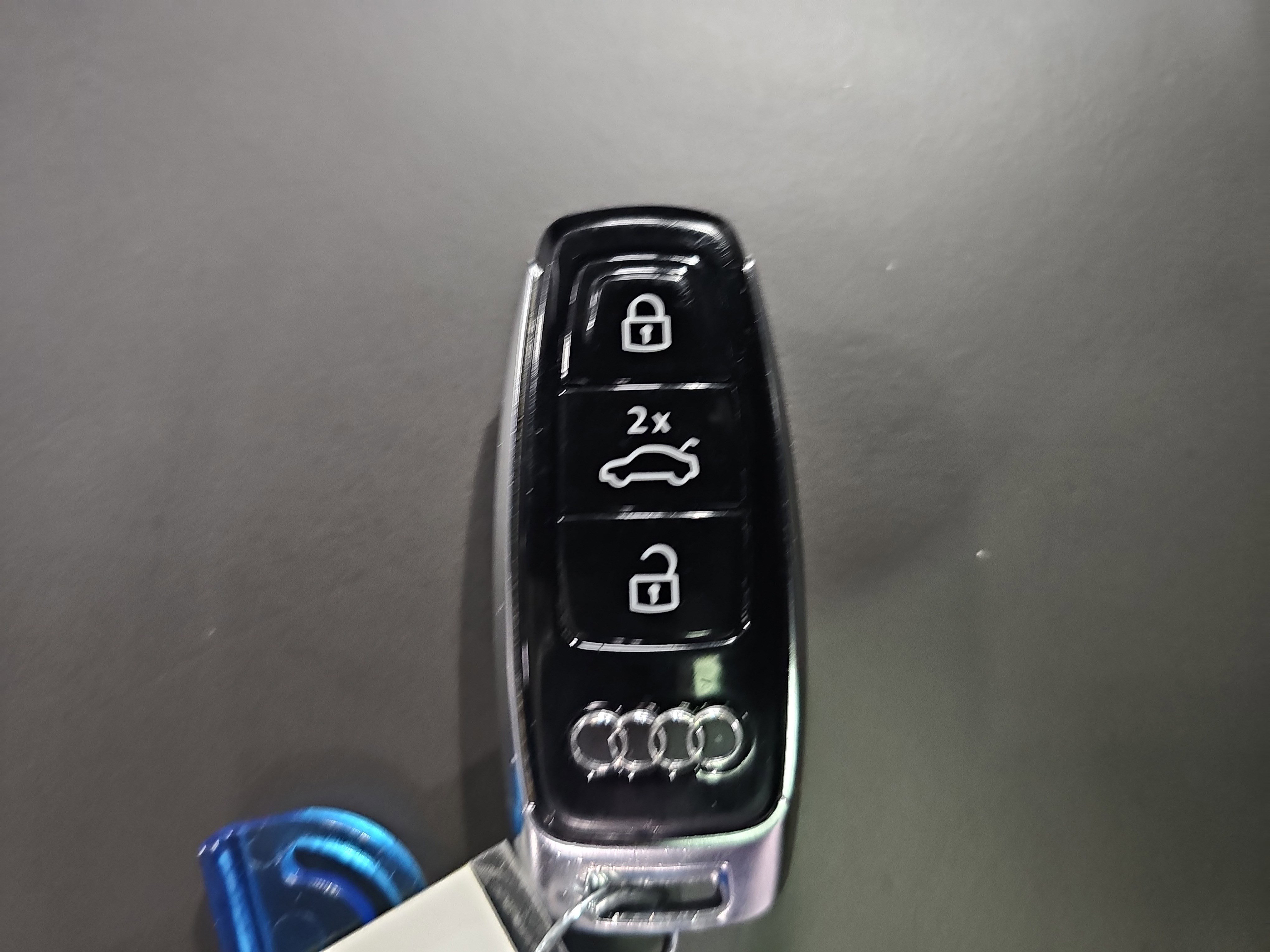 Used 2021 Audi Q8 Prestige image 36