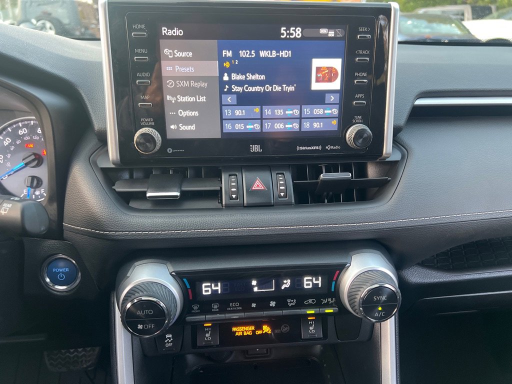 Used 2021 Toyota RAV4 XLE Premium image 33