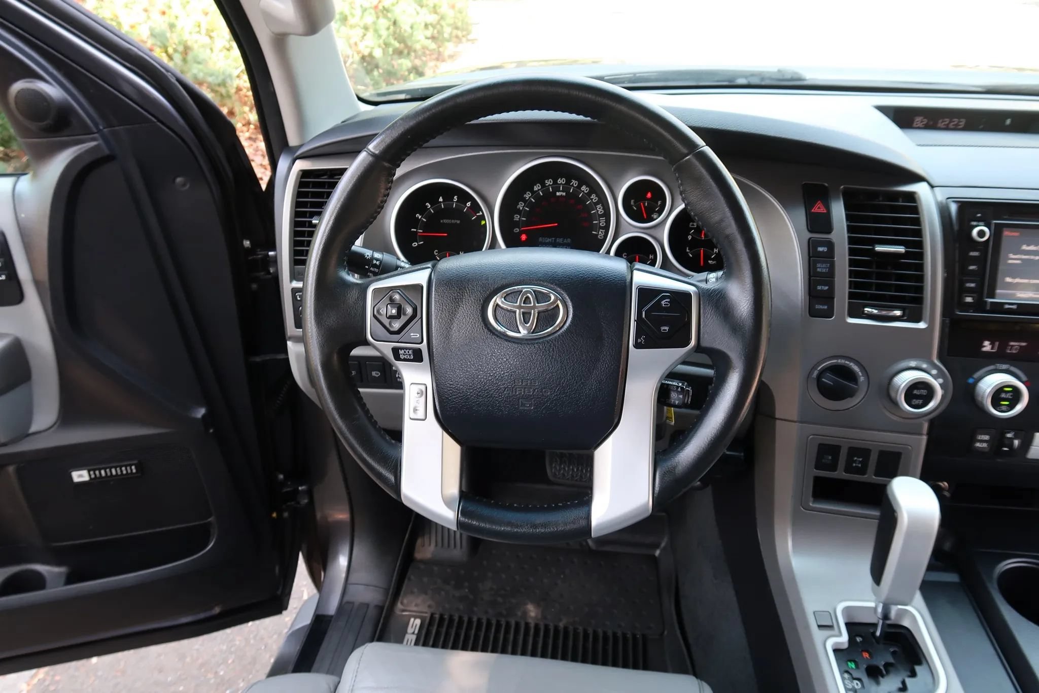Used 2017 Toyota Sequoia Limited w/ Safety & Convenience Package AWD/4WD image 34