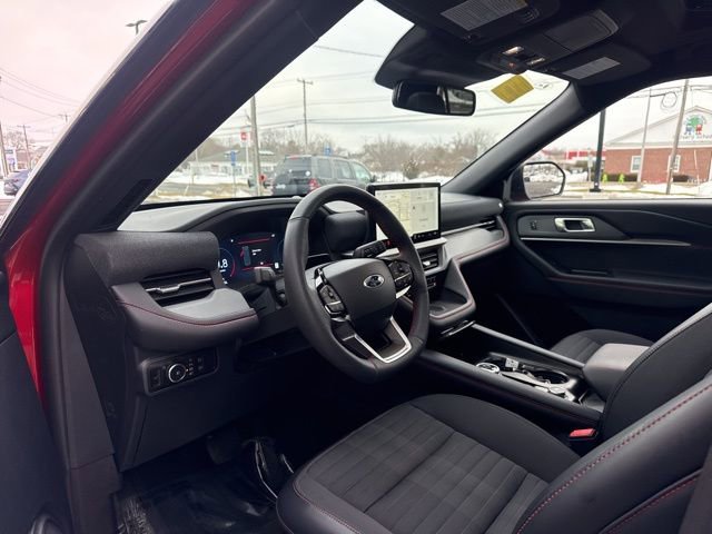 Used 2025 Ford Explorer ST-Line w/ Premium Package image 9
