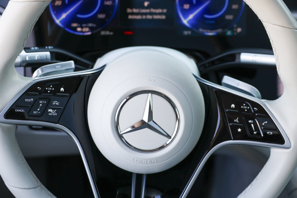 Used 2023 Mercedes-Benz EQS 580 4MATIC SUV image 43
