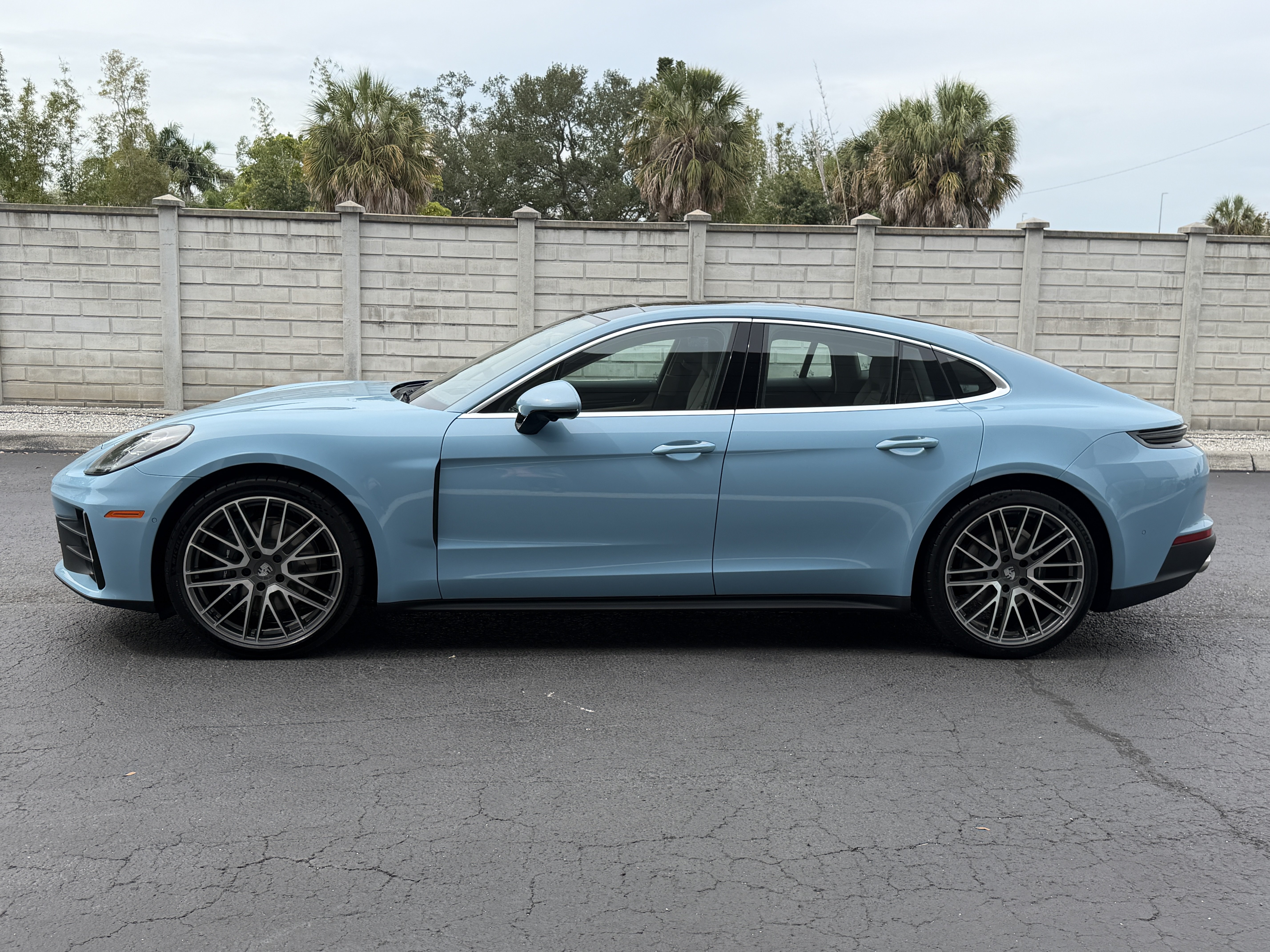 New 2026 Porsche Panamera 4 AWD/4WD image 2