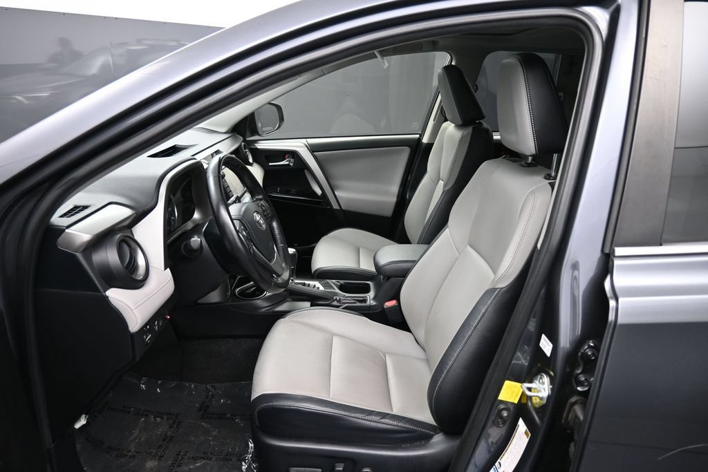 Used 2016 Toyota RAV4 Limited w/ Protection Package AWD/4WD image 18