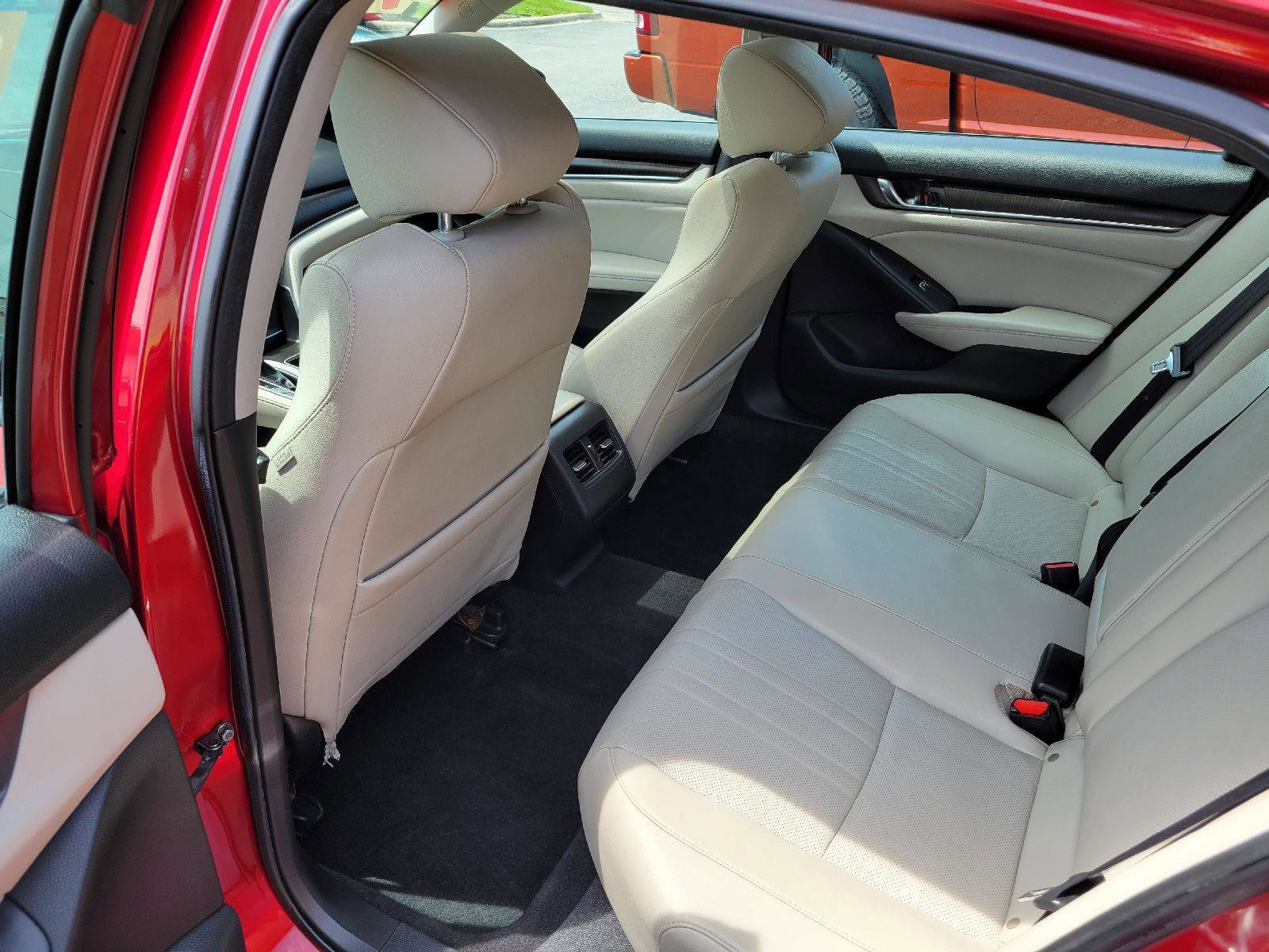 Used 2019 Honda Accord EX-L image 6