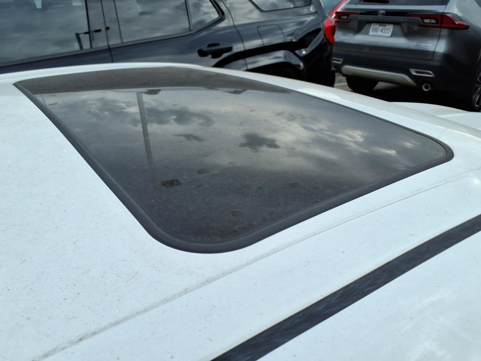 Certified 2019 Toyota Camry SE w/ Sunroof Package FWD image 8