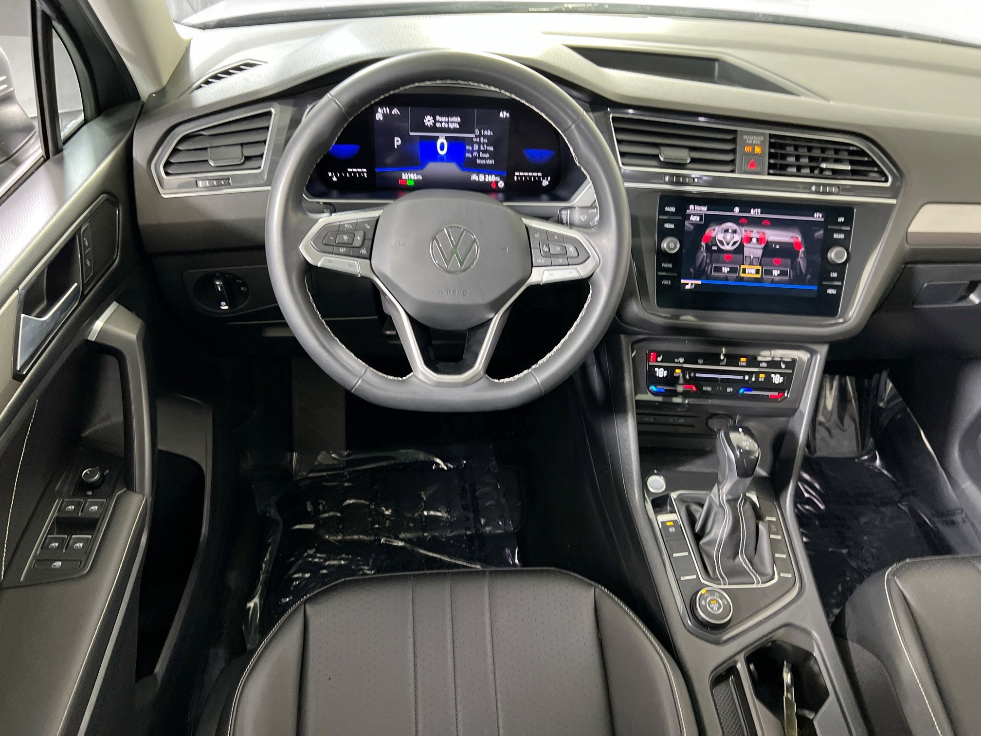 Used 2022 Volkswagen Tiguan SE AWD/4WD image 22