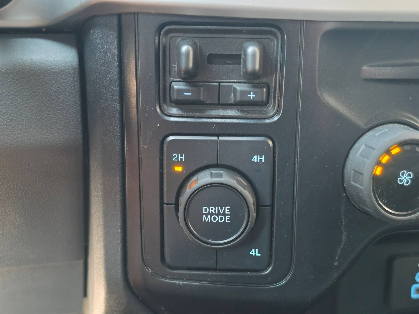 Used 2025 Ford F450 XLT w/ 360-Degree Camera Package AWD/4WD image 18