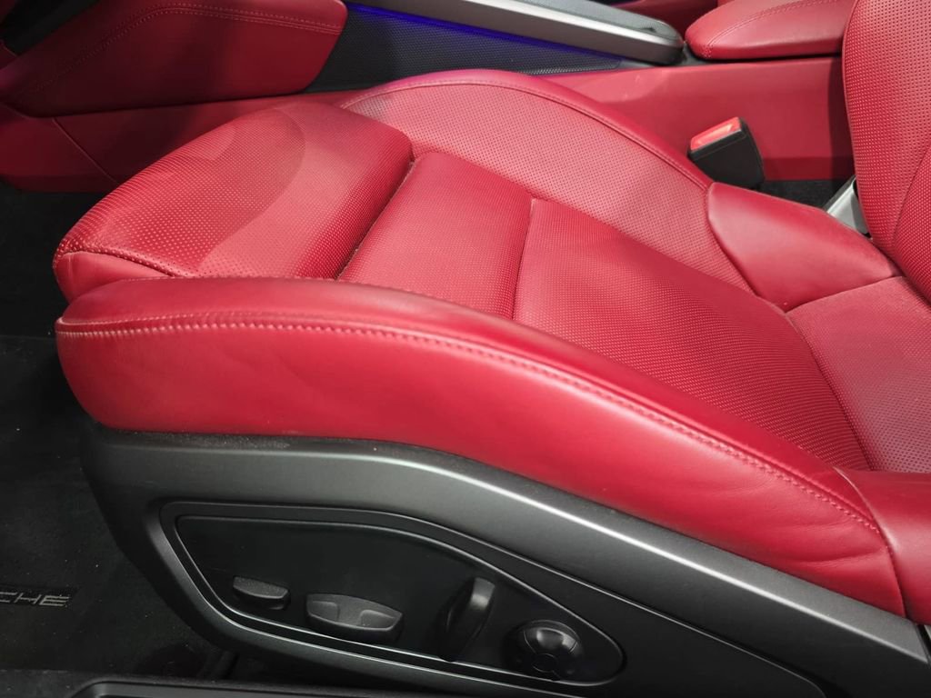 Certified 2022 Porsche 911 Carrera image 24