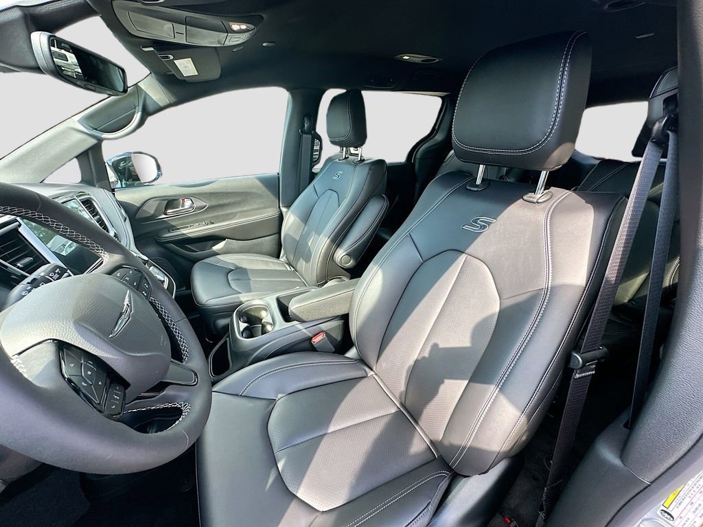 New 2026 Chrysler Pacifica Select image 28