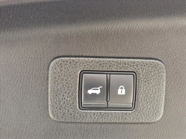 Used 2023 Nissan Armada SL w/ Captain's Chairs Package image 29