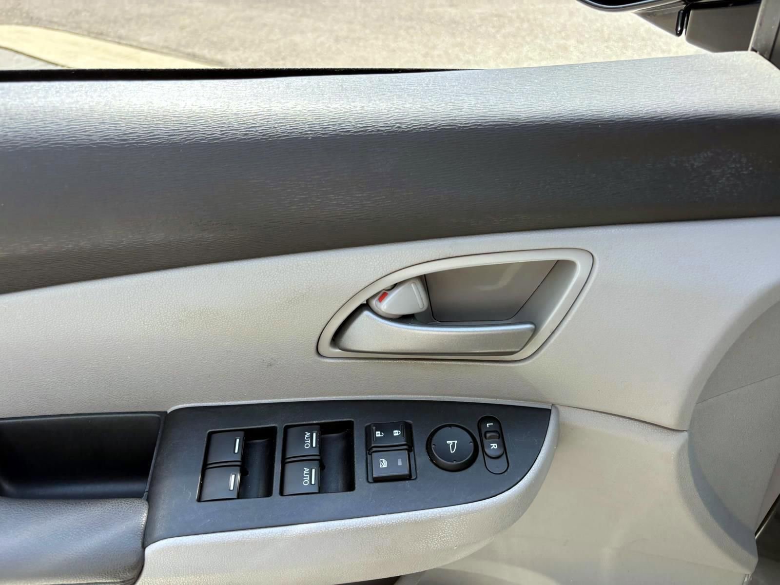 Used 2011 Honda Odyssey EX-L image 12