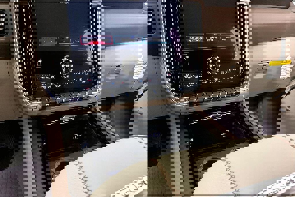 New 2026 GMC Yukon Denali w/ Denali Reserve Package image 7