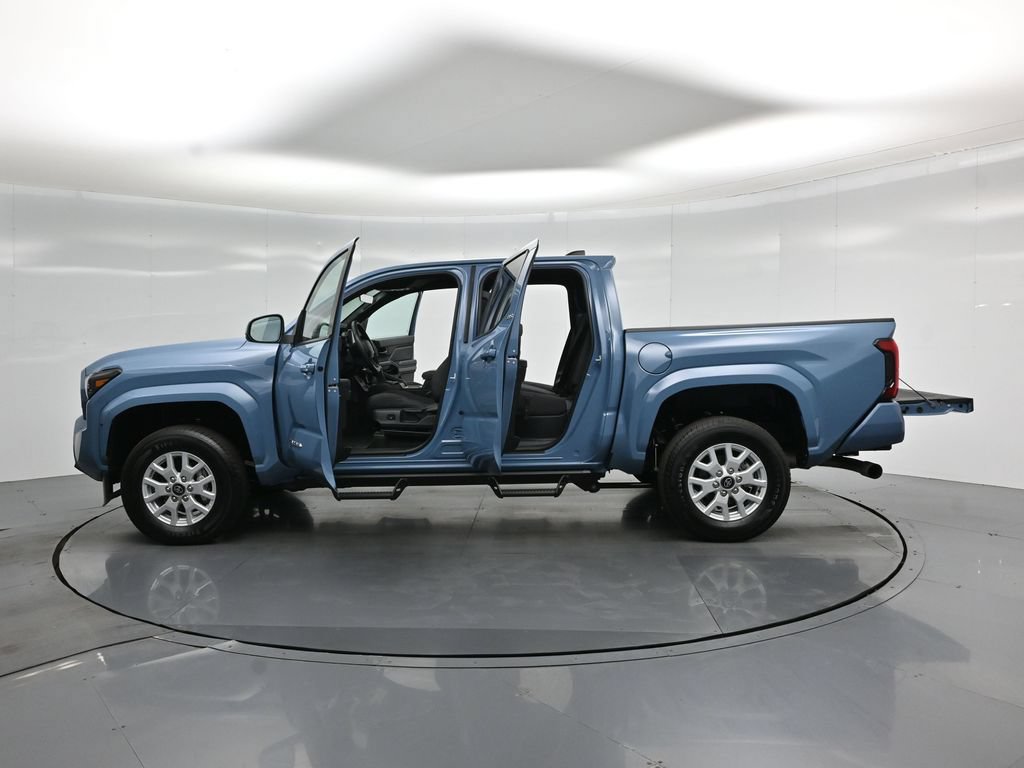 Used 2026 Toyota Tacoma SR5 AWD/4WD image 34