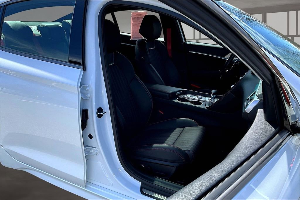 Used 2023 Genesis G70 2.0T w/ Sport Prestige Package image 28
