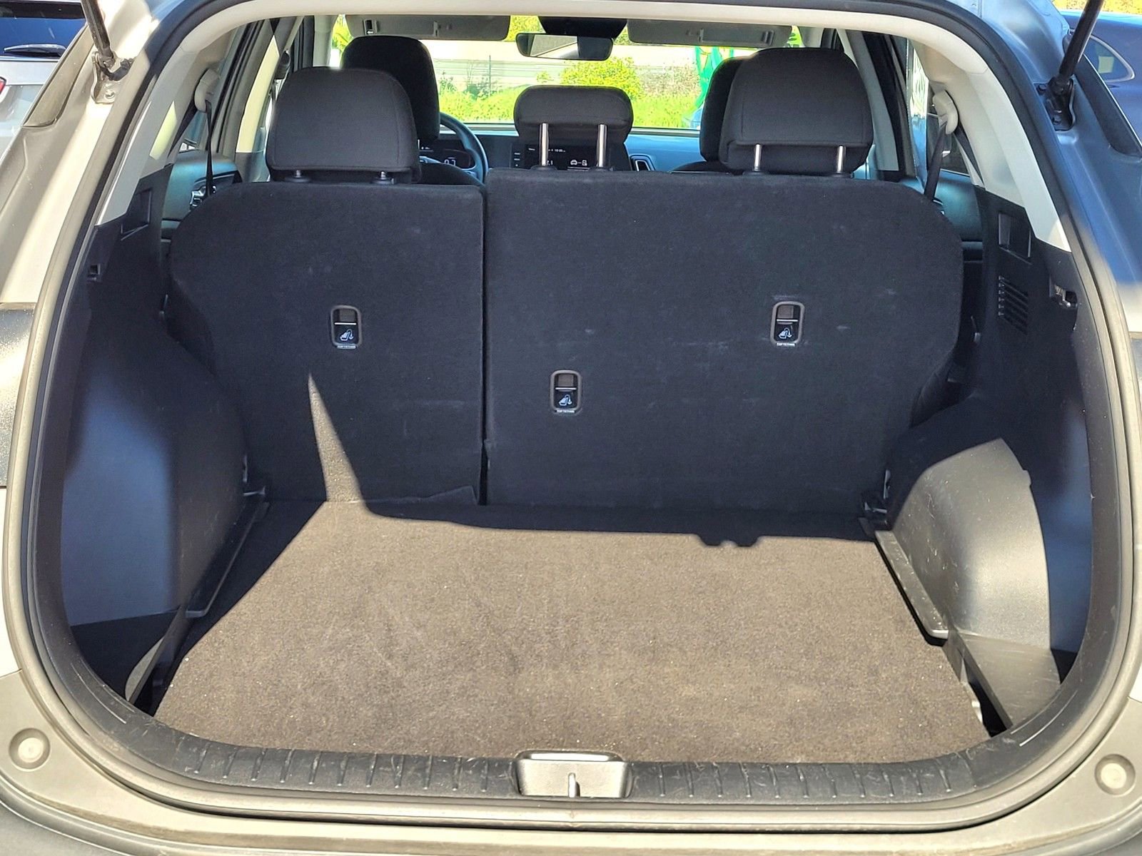 Used 2024 Kia Sportage LX image 18