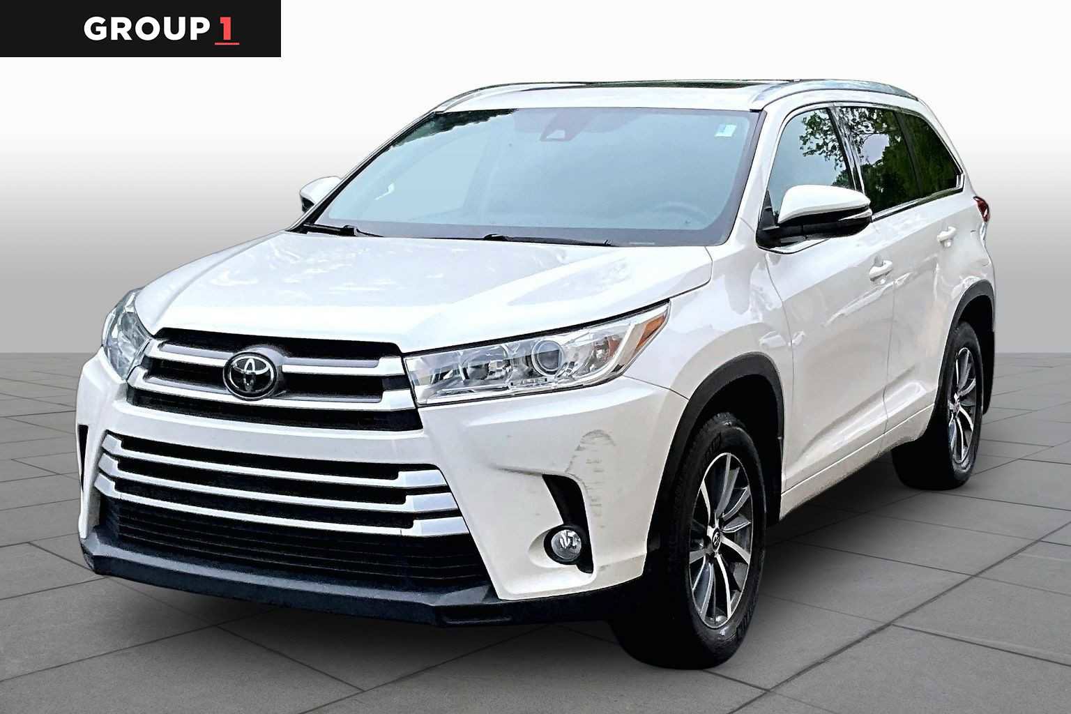 Used 2017 Toyota Highlander XLE AWD/4WD image 1