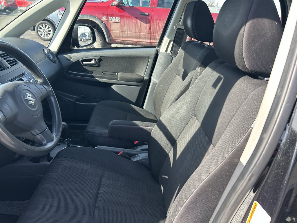 Used 2010 Suzuki SX4 AWD Hatchback image 9