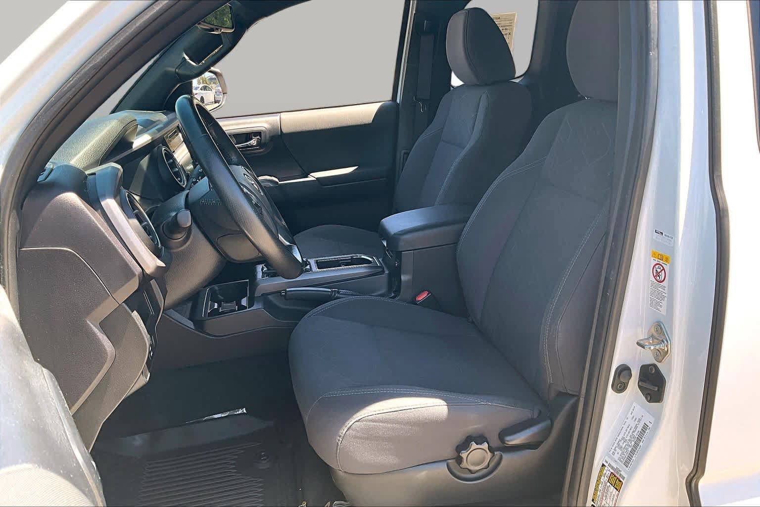 Certified 2019 Toyota Tacoma TRD Off-Road AWD/4WD image 7