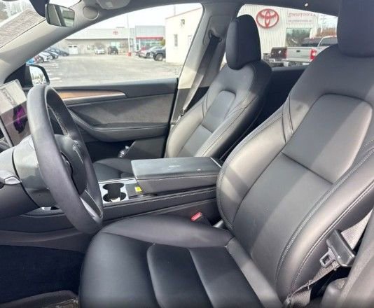 Used 2023 Tesla Model Y Long Range image 2