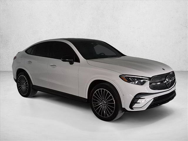 Used 2025 Mercedes-Benz GLC 300 4MATIC image 3