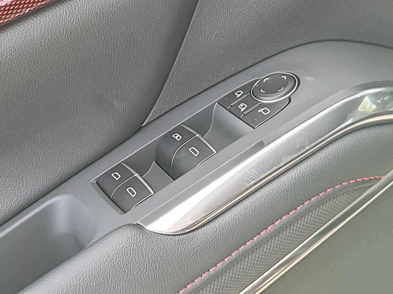New 2026 Chevrolet Traverse RS FWD image 30