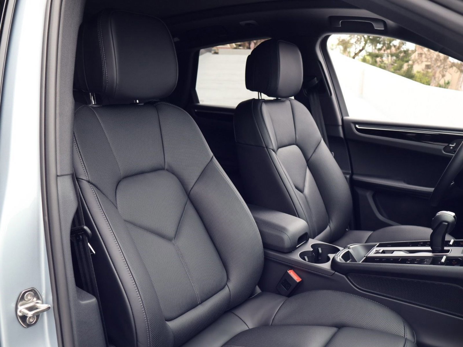 New 2026 Porsche Macan AWD/4WD image 24