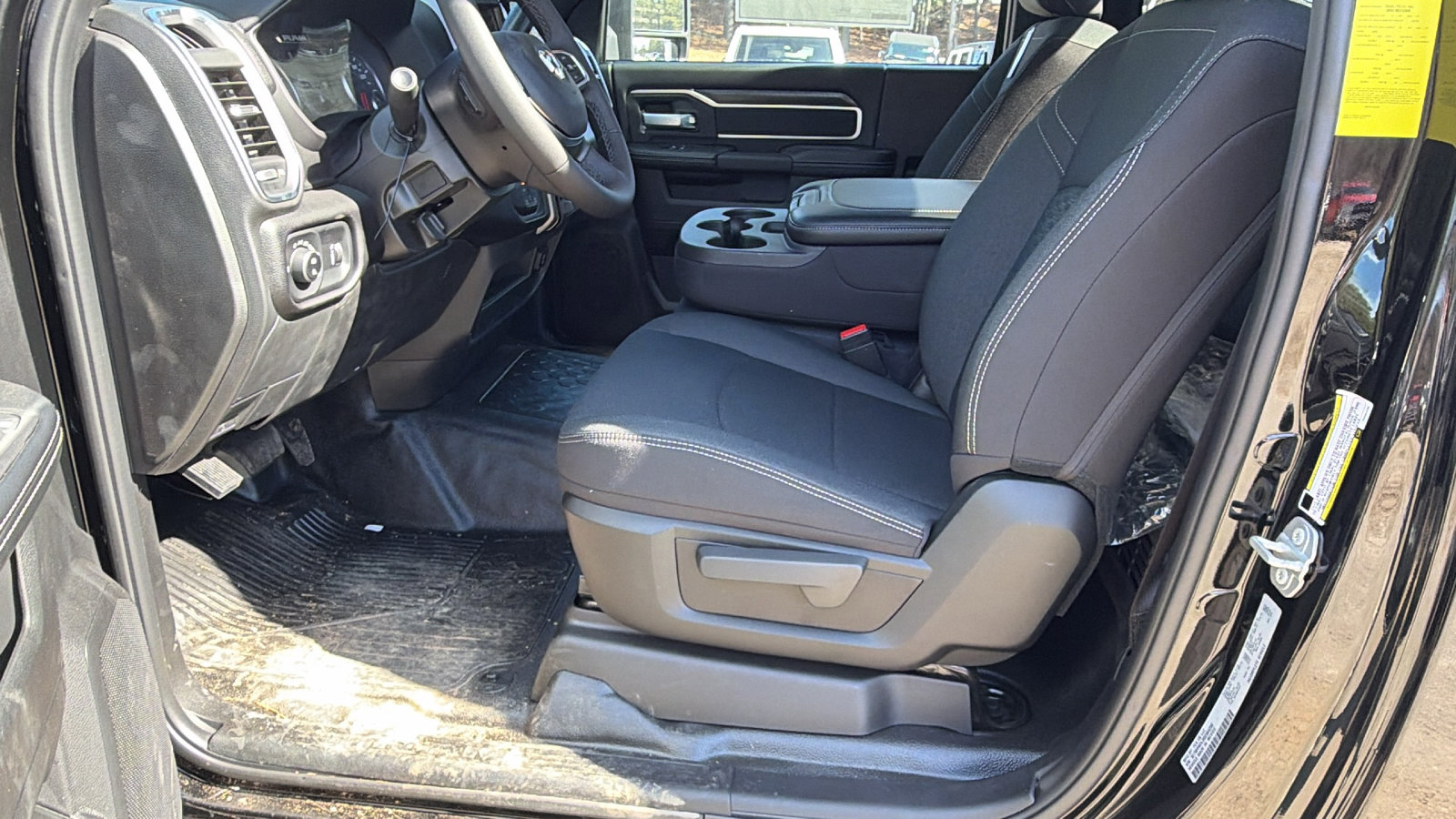 New 2025 RAM 5500 4x4 Regular Cab image 18