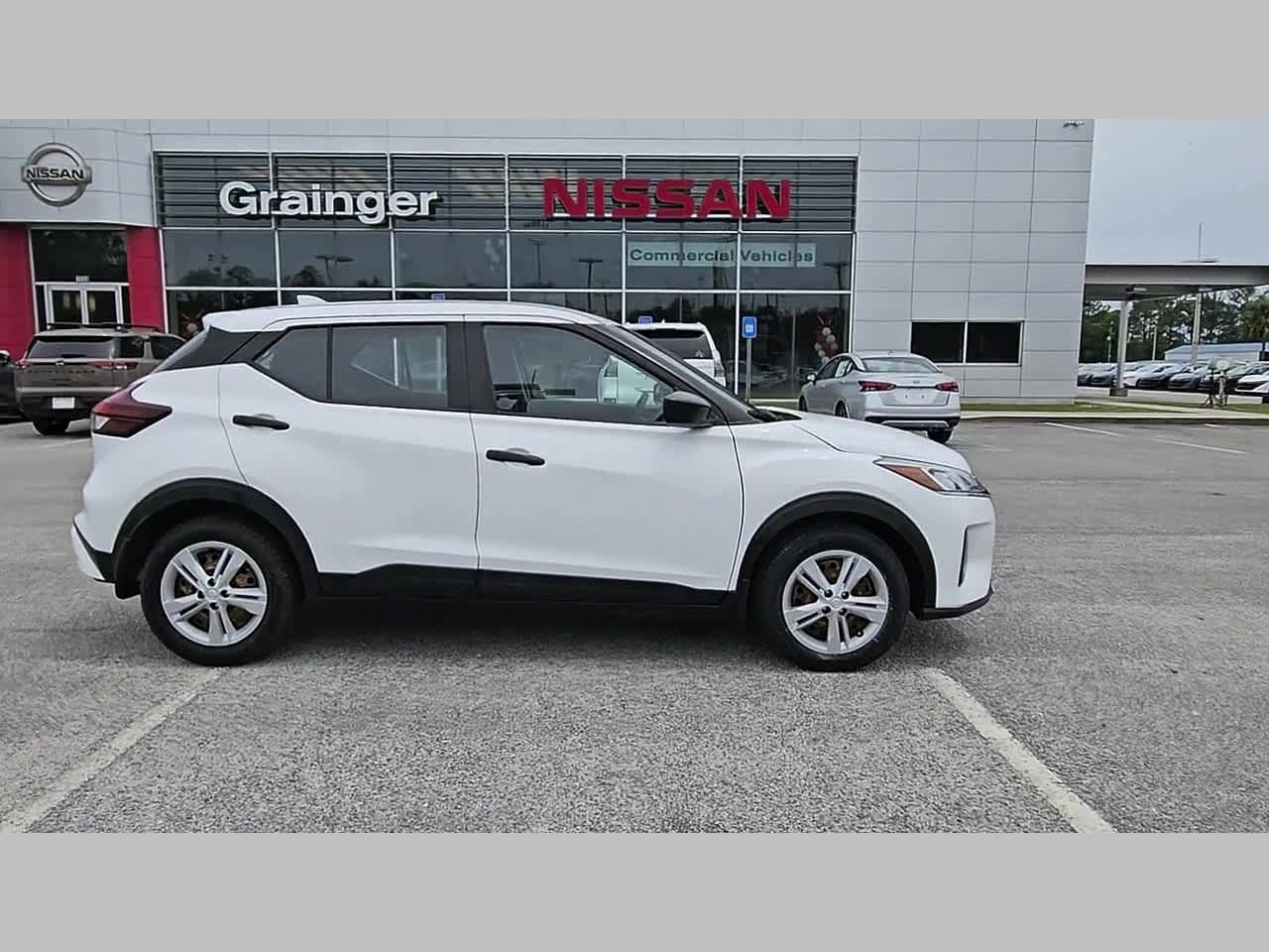 Used 2021 Nissan Kicks S FWD image 34