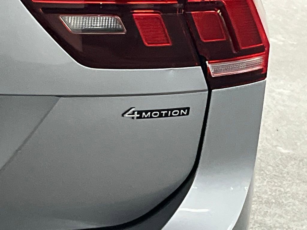 Used 2024 Volkswagen Tiguan SE w/ Panoramic Sunroof Package image 36