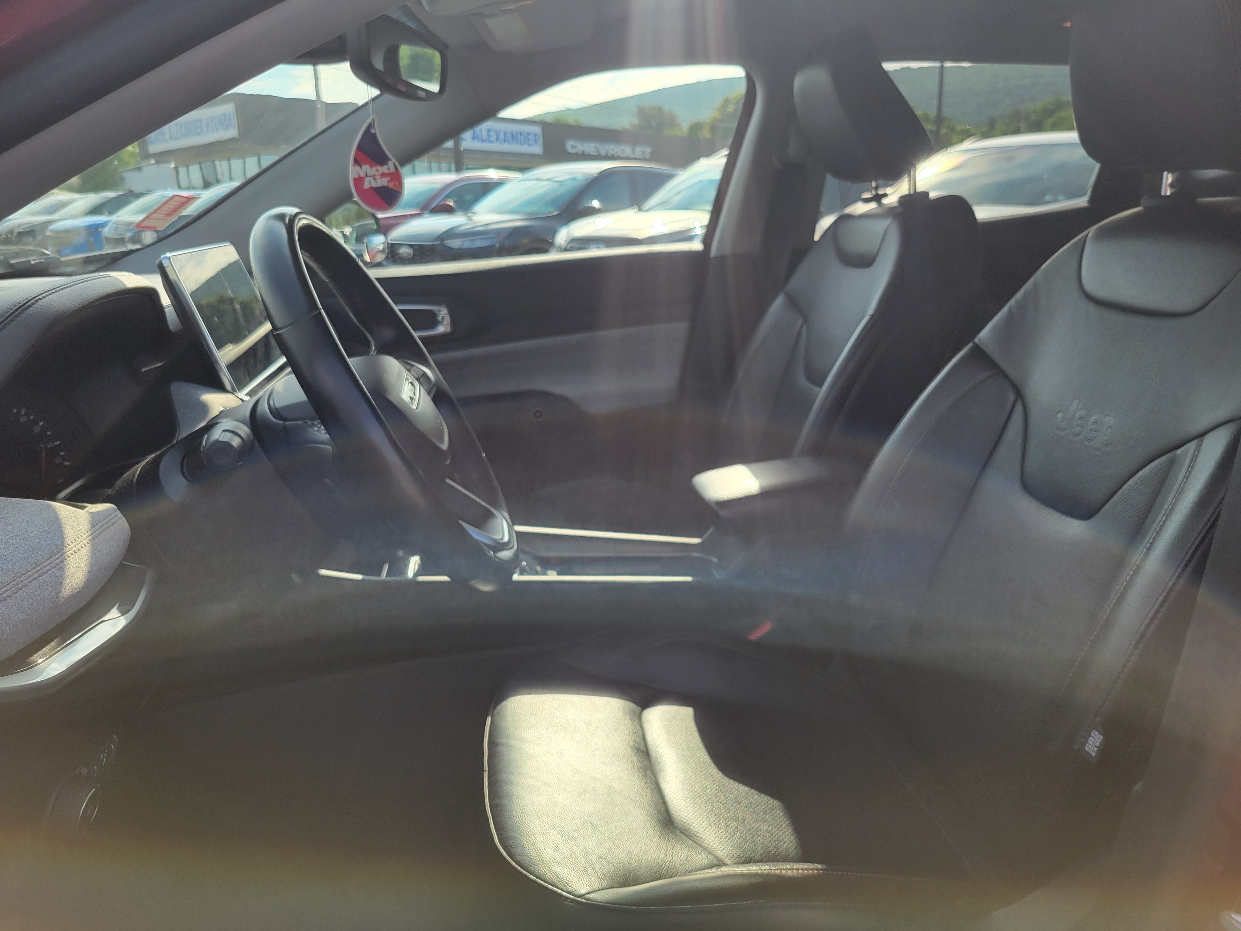 Used 2022 Jeep Compass Latitude AWD/4WD image 7