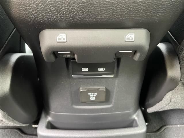 Used 2023 Jeep Wrangler Unlimited Sahara w/ Cold Weather Group AWD/4WD image 8