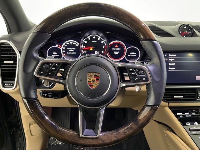 Used 2023 Porsche Cayenne w/ Premium Package image 35