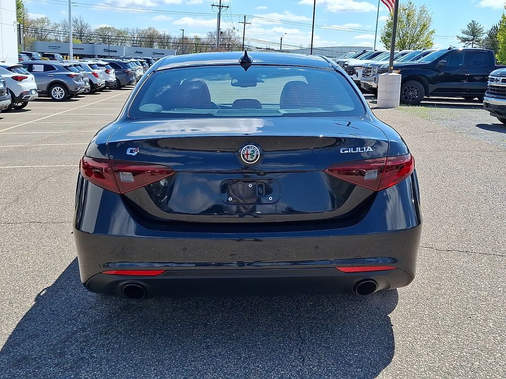 Used 2023 Alfa Romeo Giulia Sprint AWD/4WD image 8