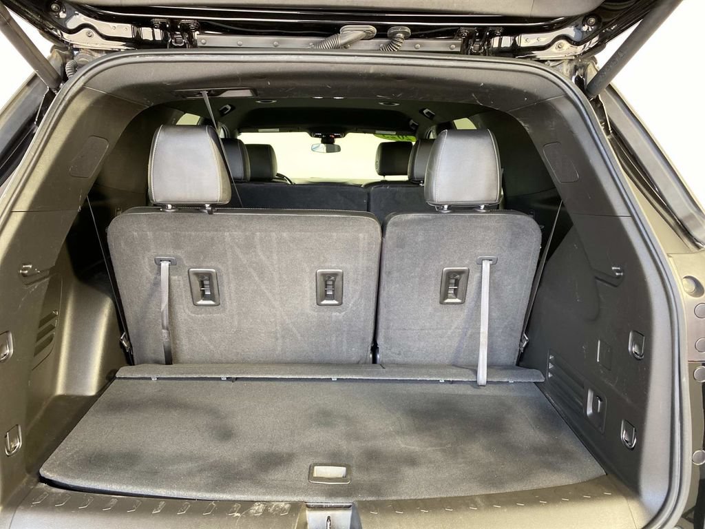 Used 2023 Chevrolet Traverse LT w/ LPO, Floor Liner Package AWD/4WD image 8