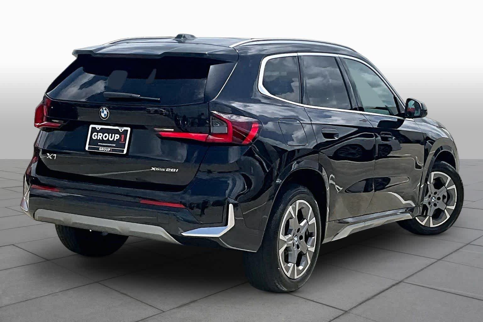 Used 2025 BMW X1 xDrive28i AWD/4WD image 12