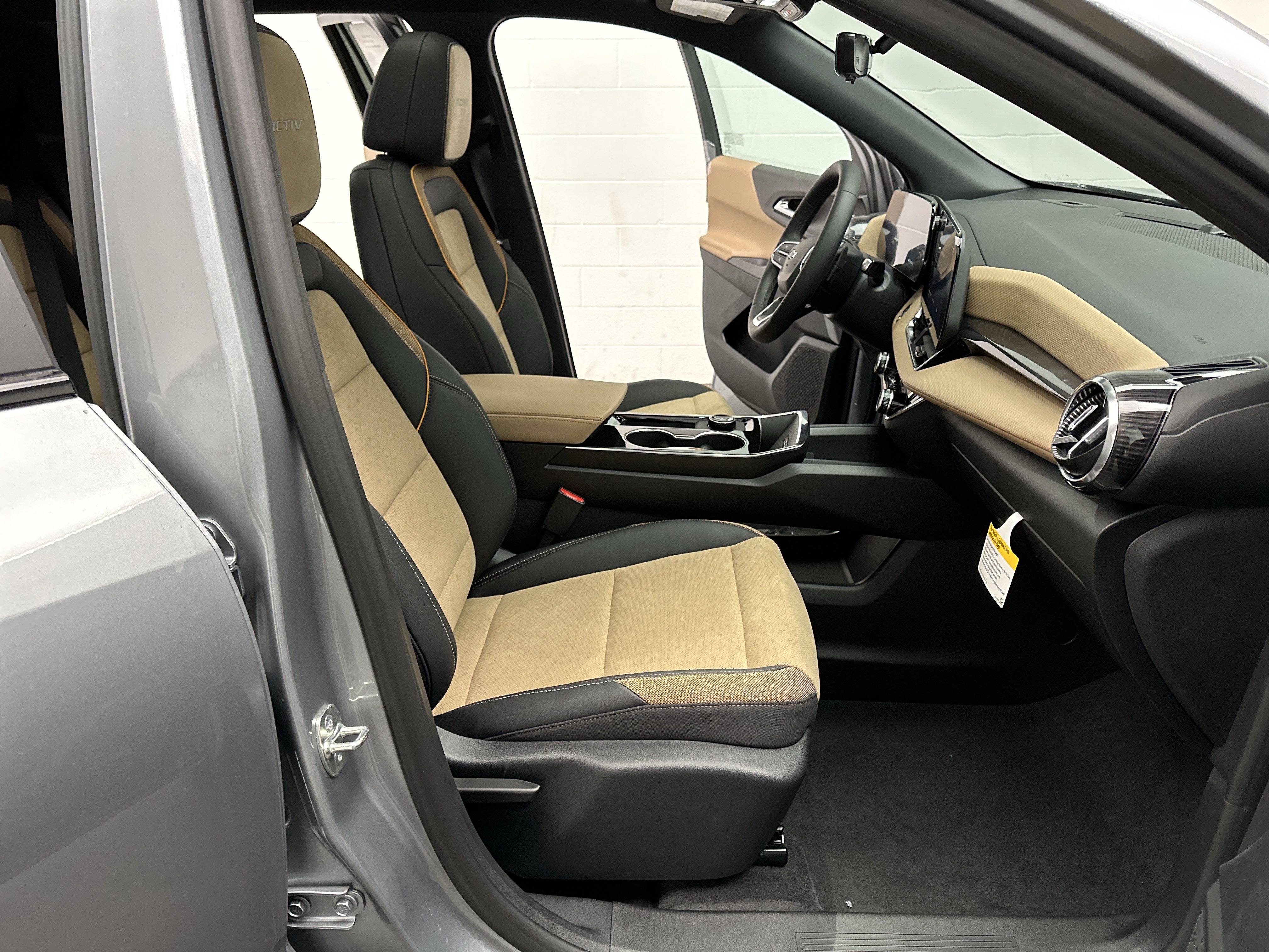 New 2027 Chevrolet Equinox ACTIV w/ Safety and Technology Package AWD/4WD image 25