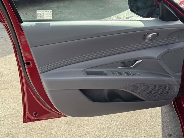 Certified 2025 Hyundai Elantra SEL image 14