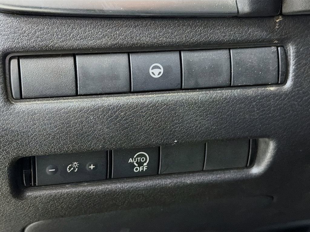 Used 2023 Nissan Rogue SV AWD/4WD image 12