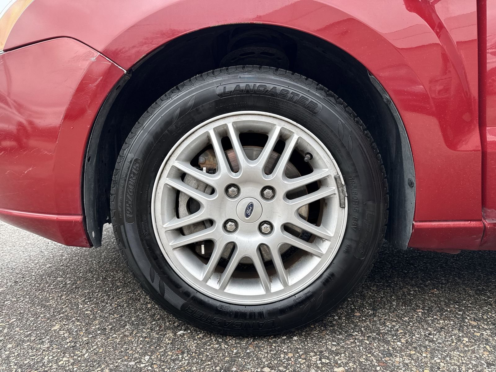 Used 2011 Ford Focus SE image 16