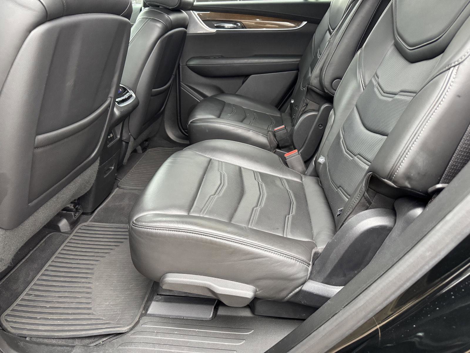 Used 2020 Cadillac XT6 Premium Luxury w/ Platinum Package image 16