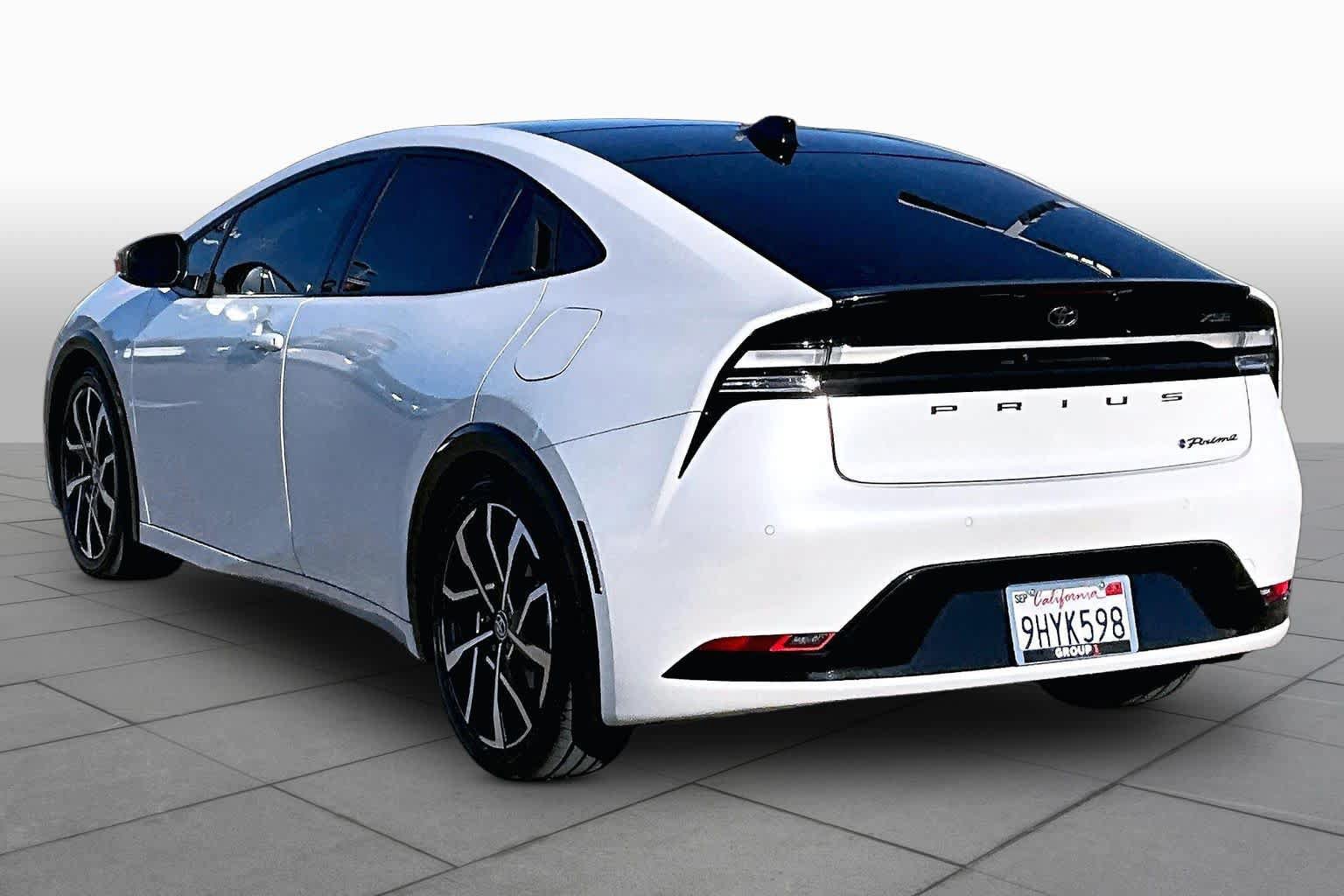Used 2023 Toyota Prius Prime Premium FWD image 11
