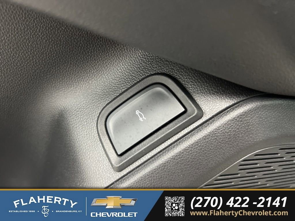 Used 2025 Chevrolet Equinox RS w/ Safety and Technology Package FWD image 23