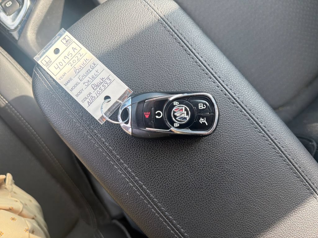 Used 2022 Buick Encore GX Select w/ Sport Touring Package FWD image 27