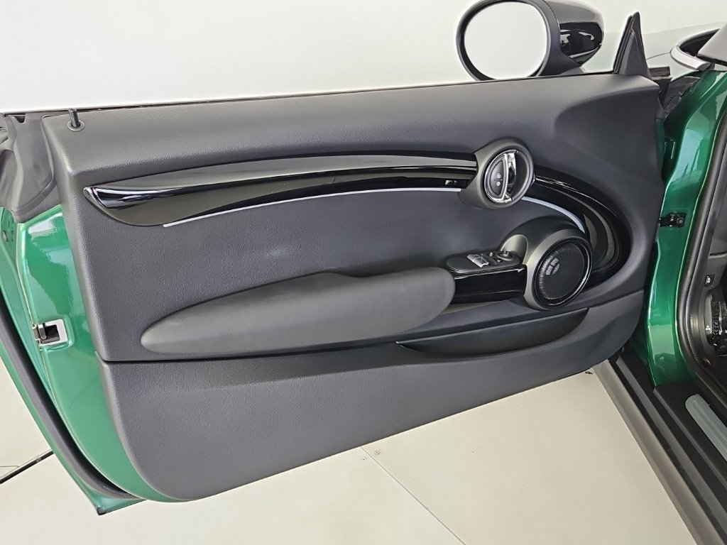 Certified 2024 MINI Cooper SE FWD image 11
